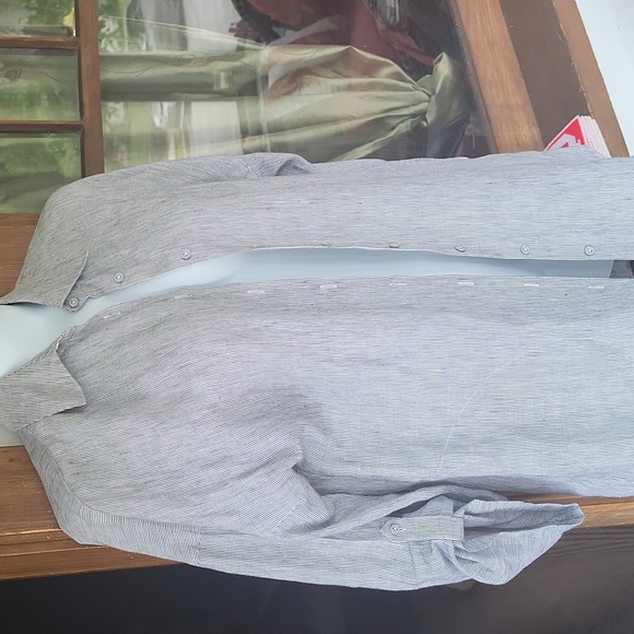 CHICO'S DESIGN Women's Natural Linen Button Up Shirt Size 1 equal to a big med - Picture 2 of 8